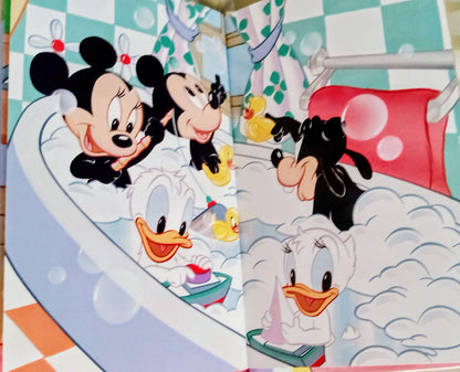 Bath time with Mickey, Minnie, Goofy, Donald and Daisy Personalized book - The Lollipop Guild