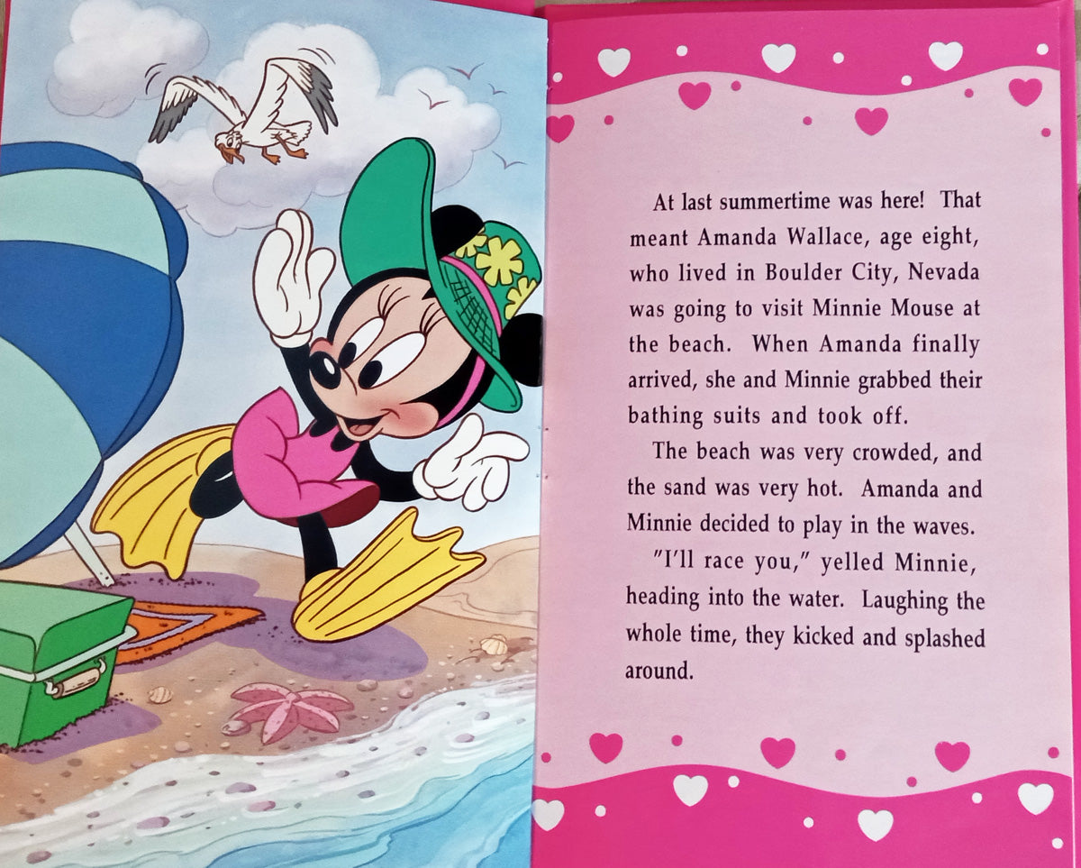 Minnie 'n Me personalized book spends the day at the beach - The Lollipop Guild